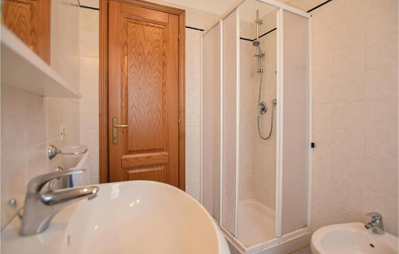 3 Bedroom Cozy Home In מסרוסה בית נופש