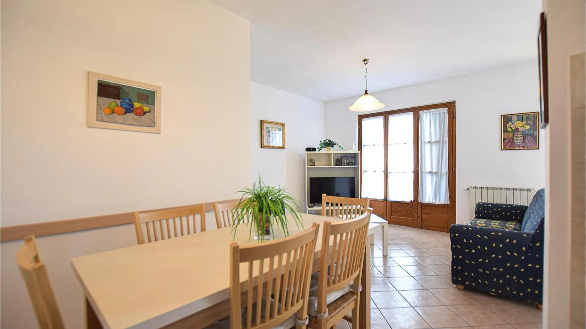 בית נופש 3 Bedroom Cozy Home In מסרוסה